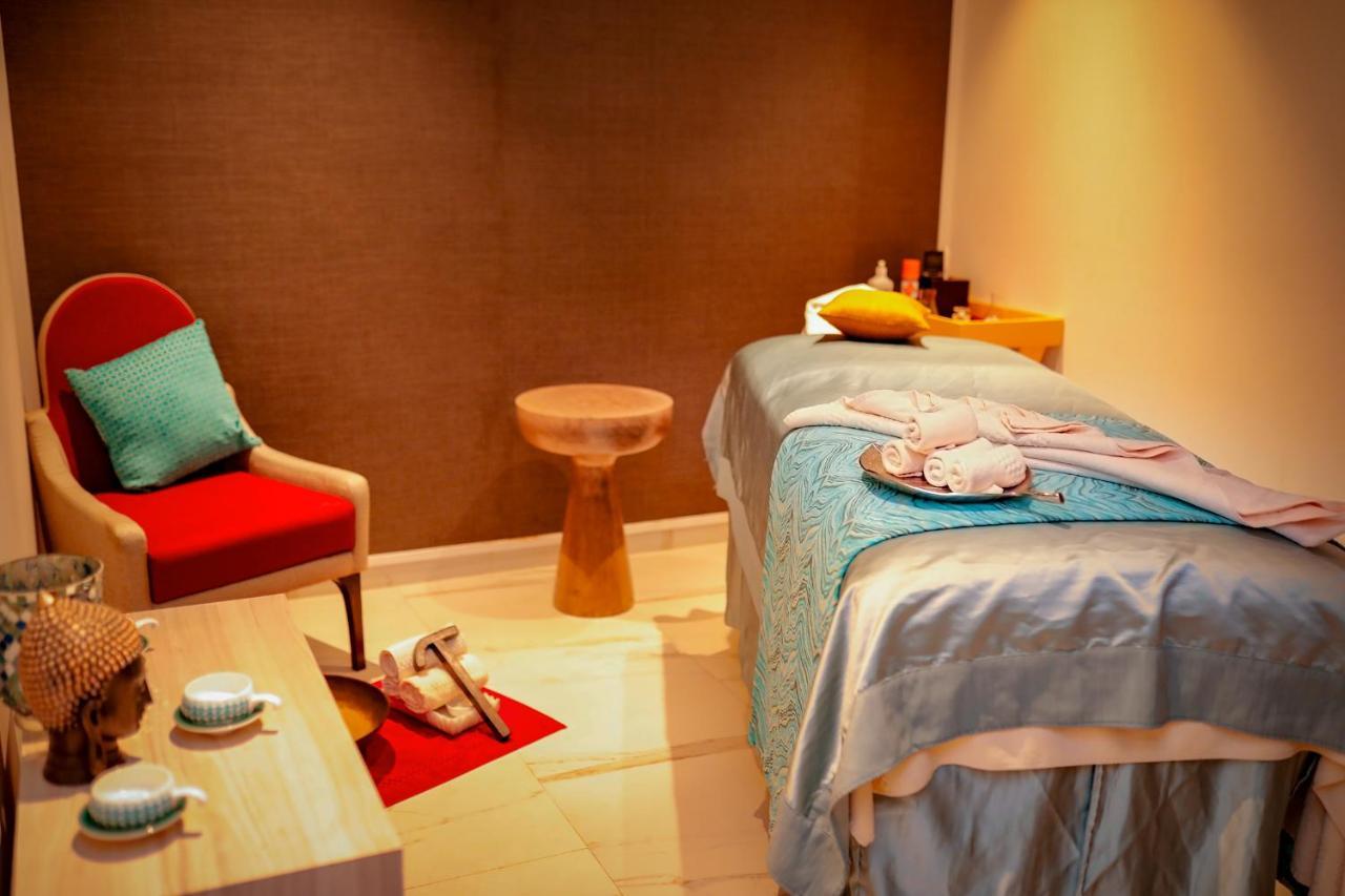 Welcomhotel By Itc Hotels, Racecourse, Coimbatore Exterior foto A massage bed