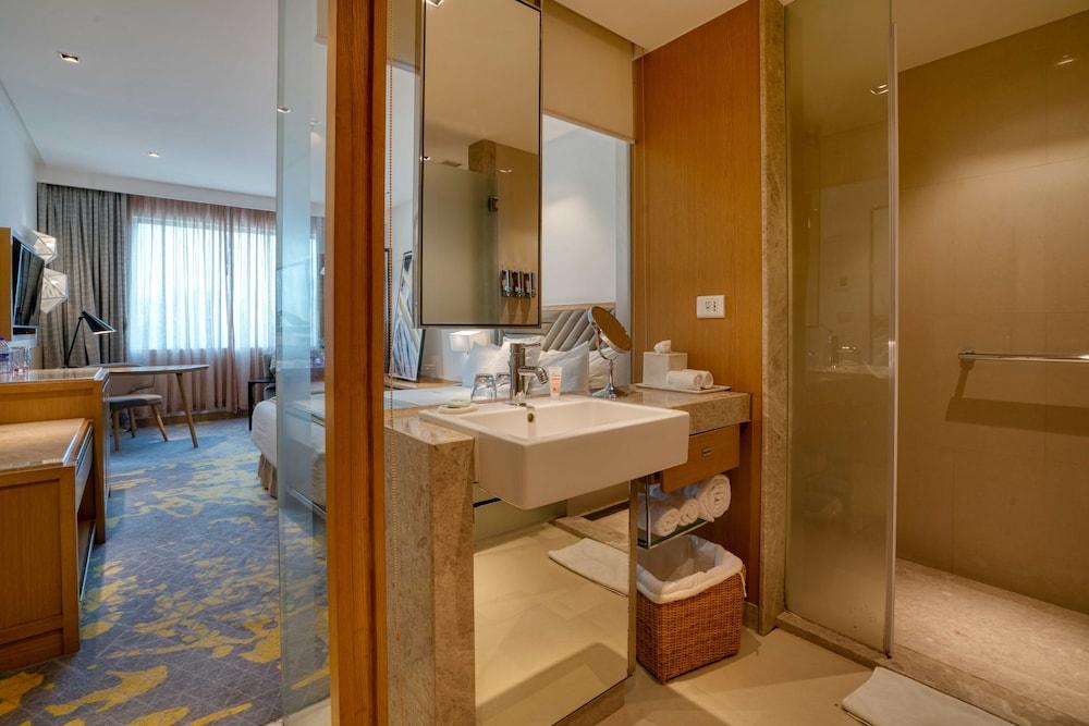 Welcomhotel By Itc Hotels, Racecourse, Coimbatore Exterior foto A bathroom in a hotel room