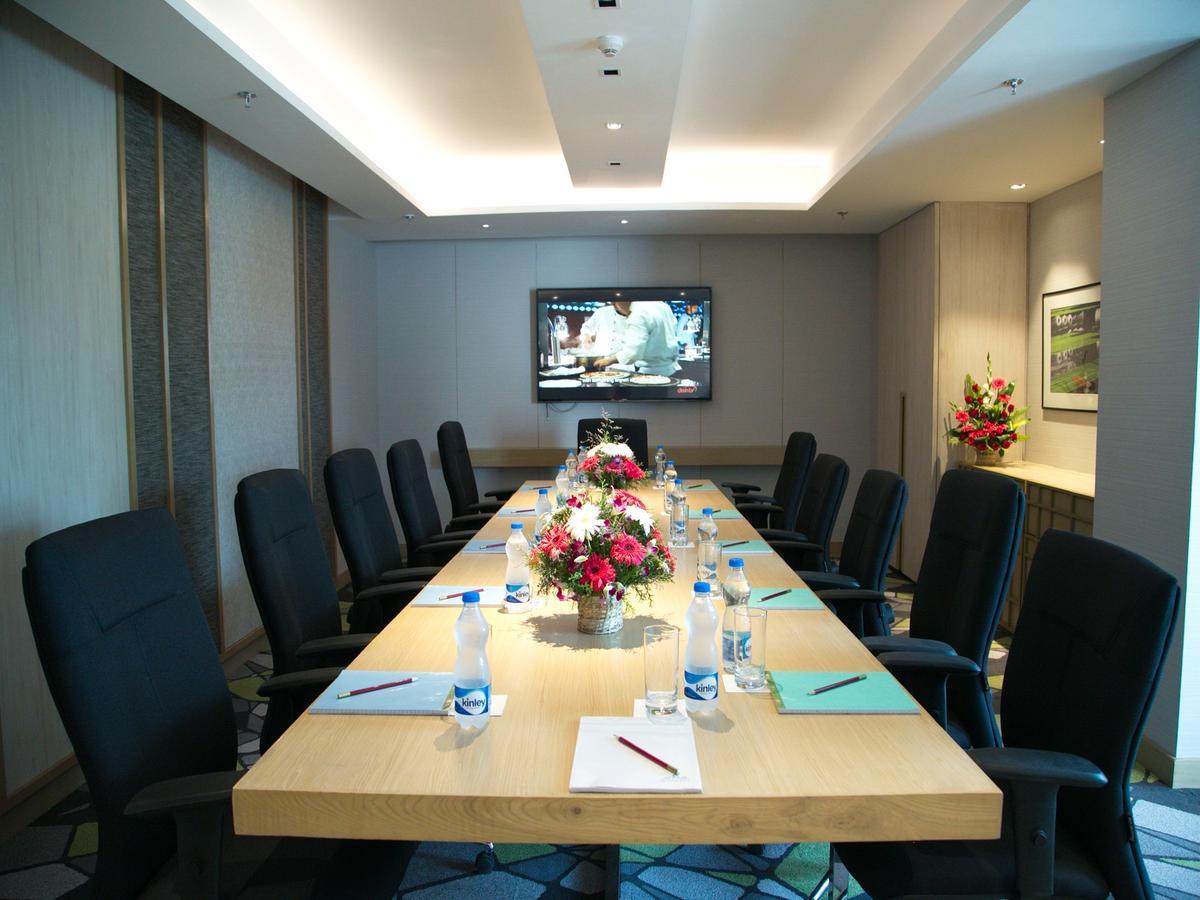 Welcomhotel By Itc Hotels, Racecourse, Coimbatore Exterior foto A meeting room at a hotel