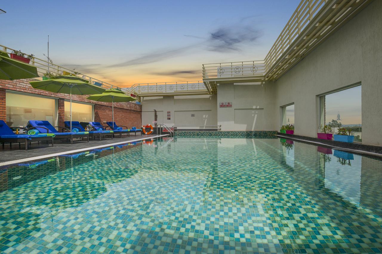 Welcomhotel By Itc Hotels, Racecourse, Coimbatore Exterior foto The swimming pool at the hotel