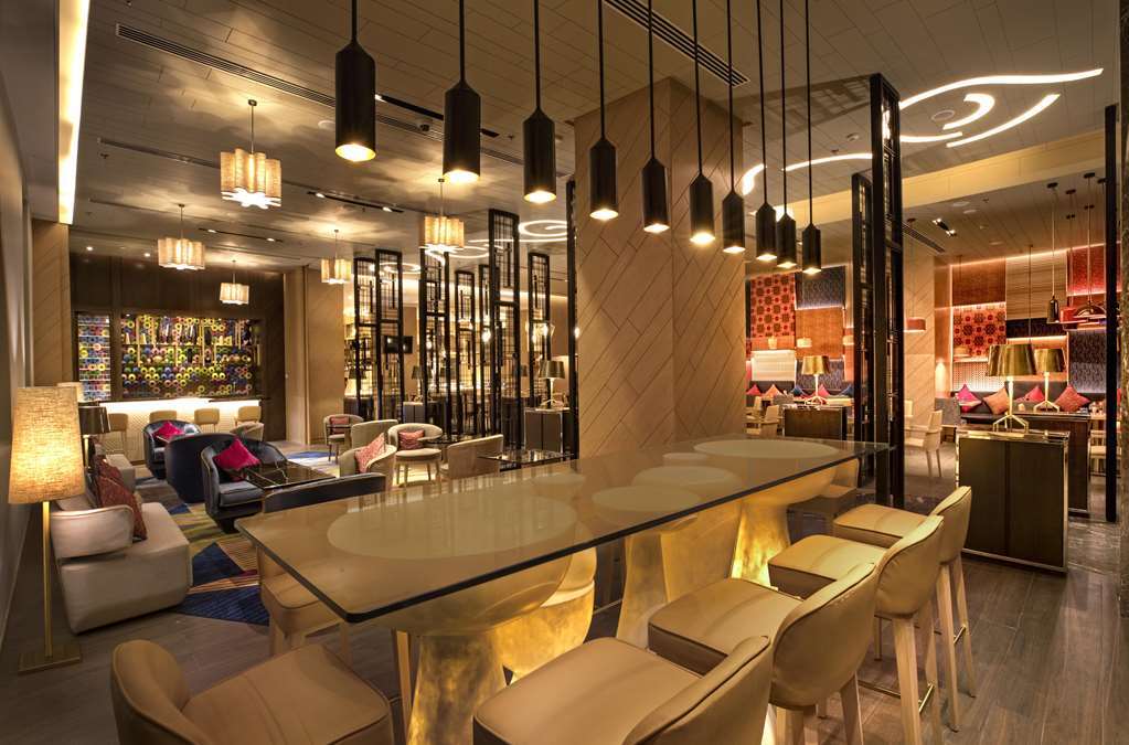 Welcomhotel By Itc Hotels, Racecourse, Coimbatore Restaurant foto The lounge at the airport